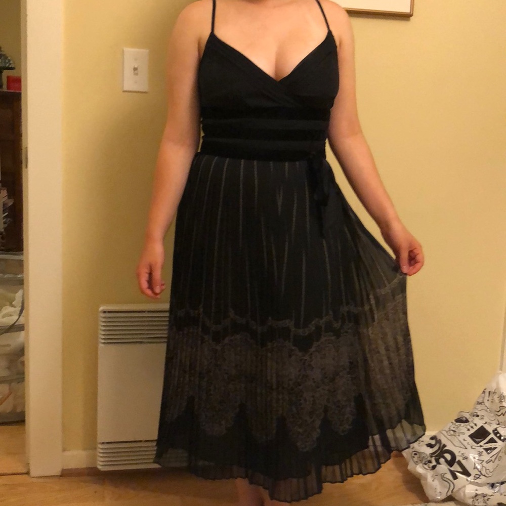 Vintage black dress velvet detailing